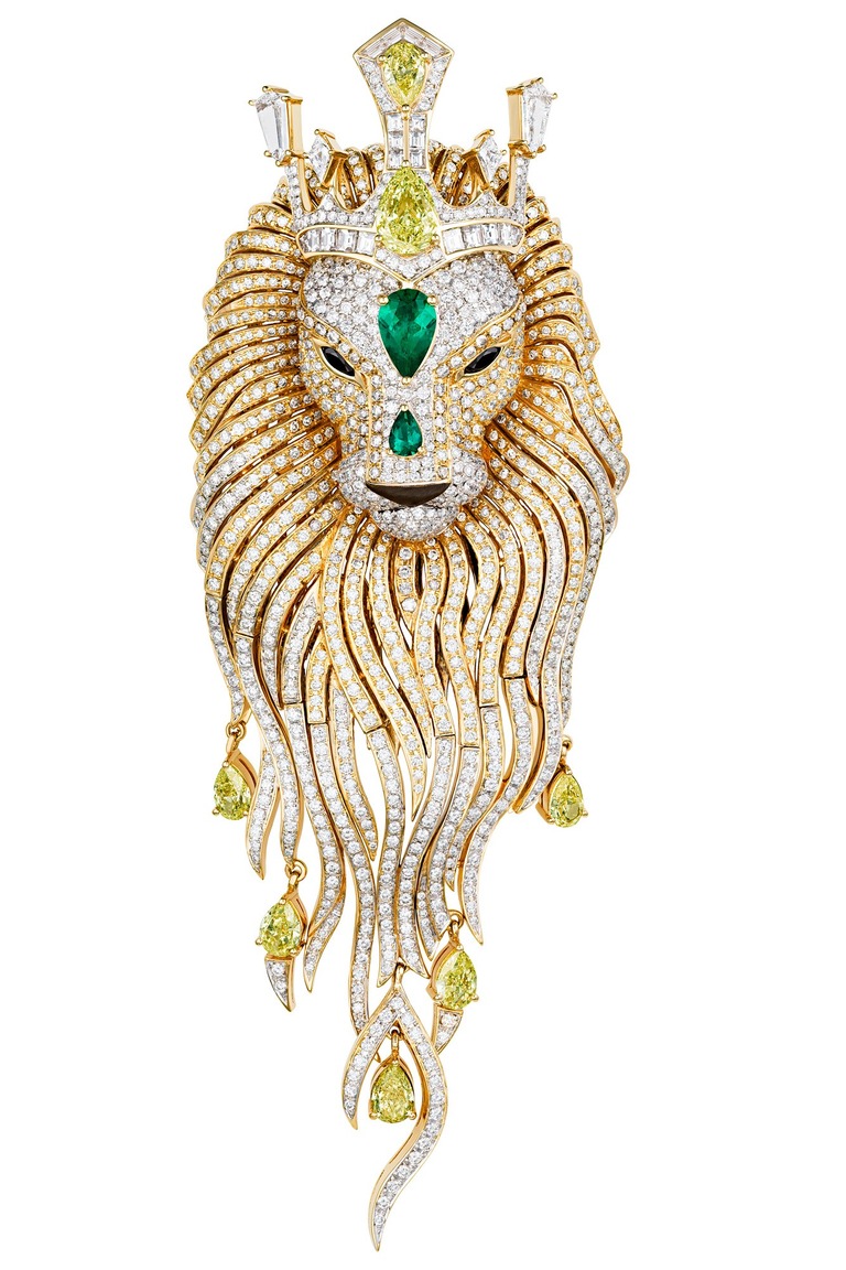 Professional jewelry photography of lion brooch by Arjuna Irsutti
