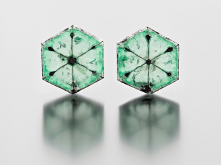 Professional gem photography of trapiche emerald pair by Arjuna Irsutti