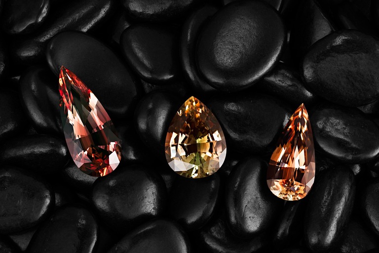 Feldspar – Gem photography by Arjuna Irsutti – Bangkok Professional gem photography of feldspar by Arjuna Irsutti