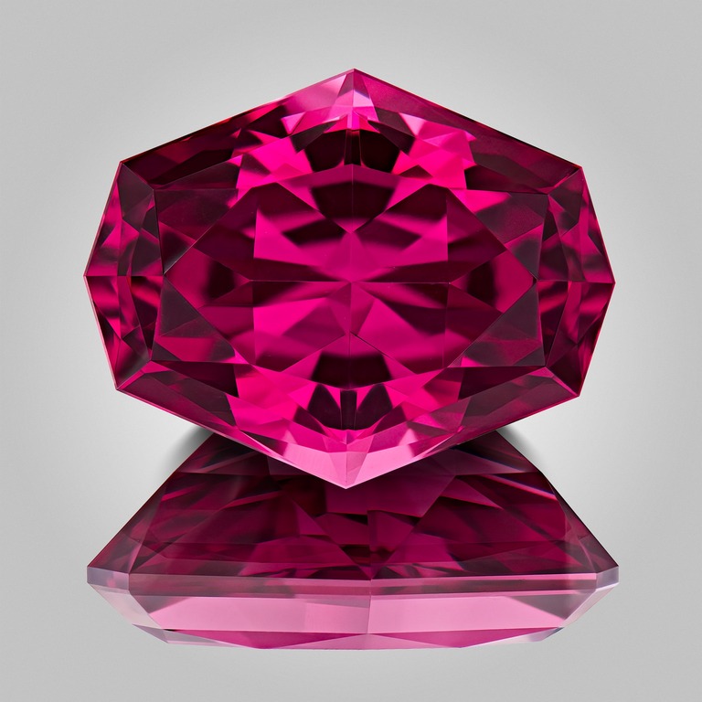 Garnet Purple – Gem photography by Arjuna Irsutti – Bangkok Professional gem photography of a purple garnet by Arjuna Irsutti