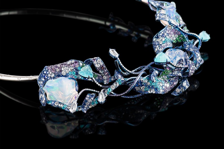 Professional jewelry photography of a necklace pendant with water opal by Arjuna Irsutti