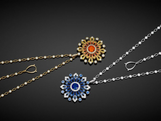 Necklace pendant sapphire spessartite – Jewelry photography by Arjuna Irsutti Bangkok Professional jewelry photography of a necklace with sapphire and spessartite by Arjuna Irsutti