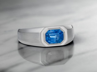 Ring blue sapphire - Jewelry photography by Arjuna Irsutti Bangkok Professional jewelry photography of a ring with a blue sapphire by Arjuna Irsutti