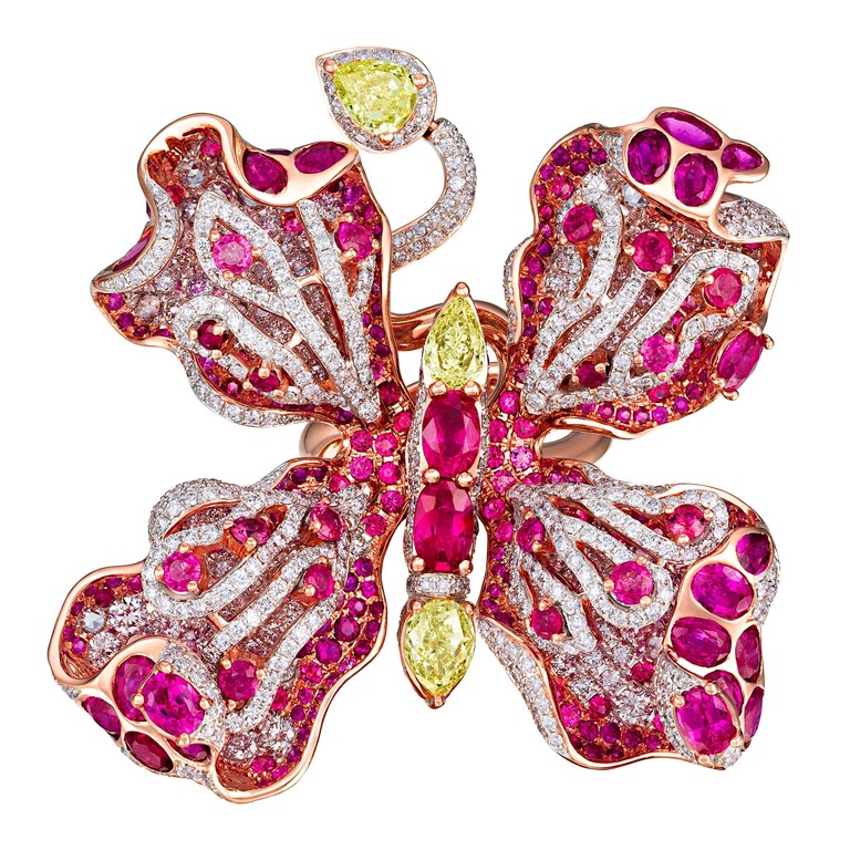 Professional jewelry photography of a butterfly ring by Arjuna Irsutti 