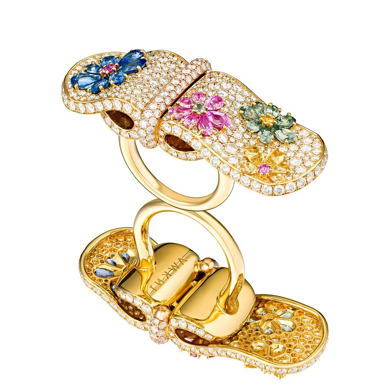 Professional jewelry photography of a ring by Arjuna Irsutti