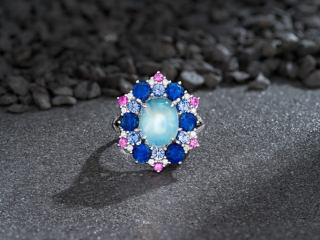 Ring moonstone- Jewelry photography by Arjuna Irsutti Bangkok Professional jewelry photography of a ring with moonstone by Arjuna Irsutti