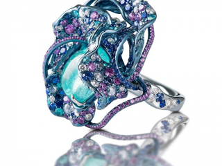 Ring paraiba tourmaline – Jewelry photography by Arjuna Irsutti Bangkok Professional jewelry photography of a ring with a paraiba tourmaline by Arjuna Irsutti