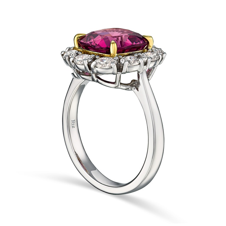 Professional jewelry photography of a ring with spinels and diamonds by Arjuna Irsutti