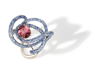 Ring padparadscha sapphire - Jewelry photography by Arjuna Irsutti Bangkok Professional jewelry photography of a ring with a padparadscha sapphire by Arjuna Irsutti