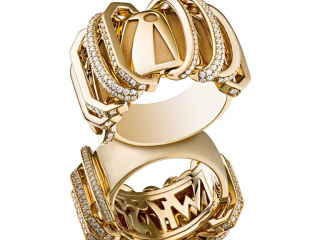 Gold ring - Jewelry photography by Arjuna Irsutti Bangkok Professional photography of a gold ring with diamonds by Arjuna Irsutti