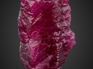 Professional gem photography of a ruby specimen by Arjuna Irsutti