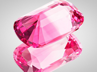 Professional gem photography of a color zoned/bi-color spinel by Arjuna Irsutti
