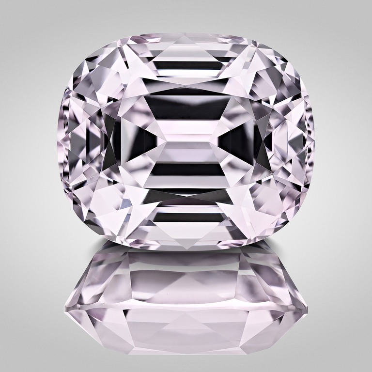 Spinel Pink – Gem photography by Arjuna Irsutti – Bangkok Professional gem photography of pink spinel by Arjuna Irsutti