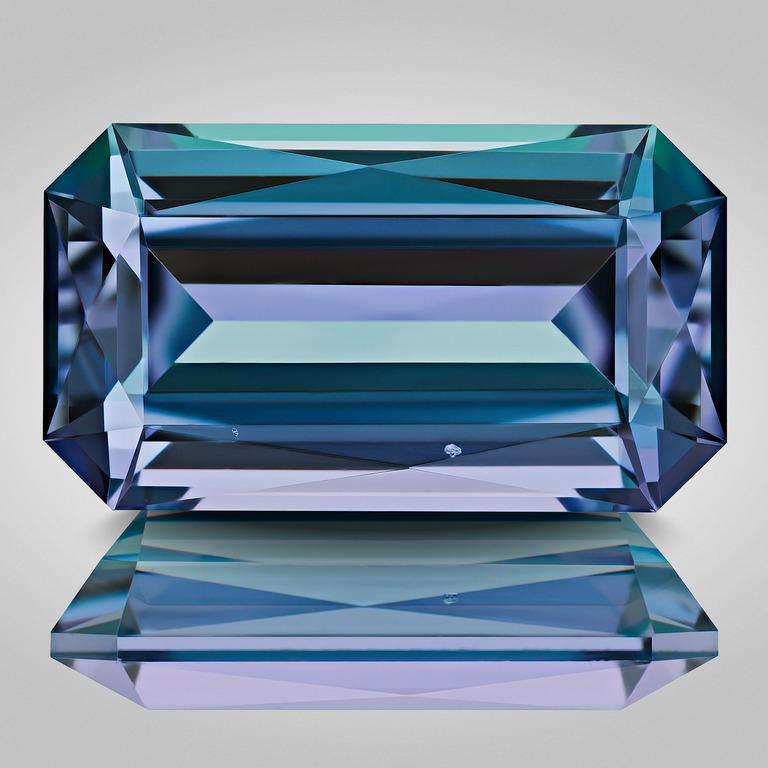 Tanzanite – Gem photography by Arjuna Irsutti – Bangkok Professional gem photography of tanzanite by Arjuna Irsutti