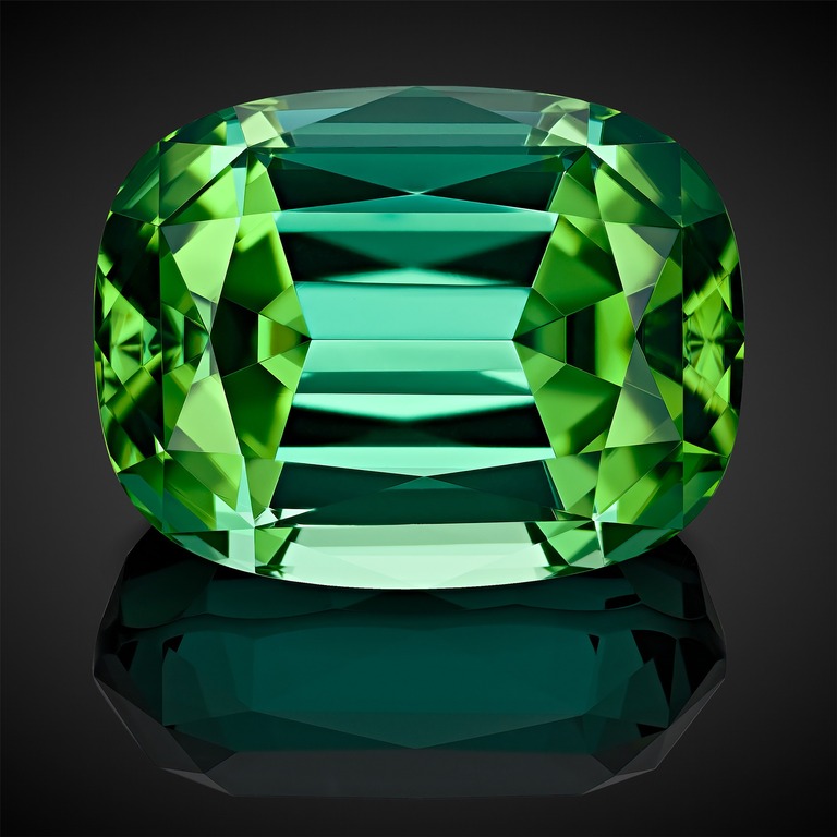 Professional gem photography of green tourmaline by Arjuna Irsutti