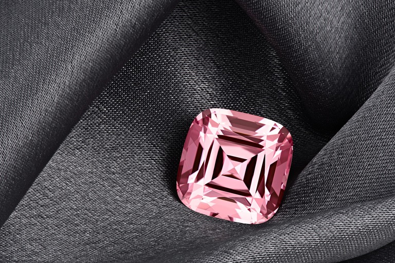 Tourmaline Pink – Gem photography by Arjuna Irsutti – Bangkok Professional gem photography of a pink tourmaline by Arjuna Irsutti