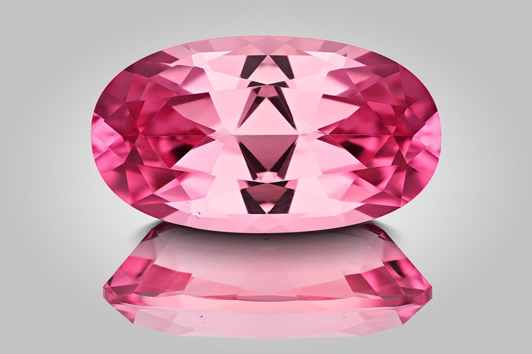 Professional gem photography of a pink tourmaline by Arjuna Irsutti
