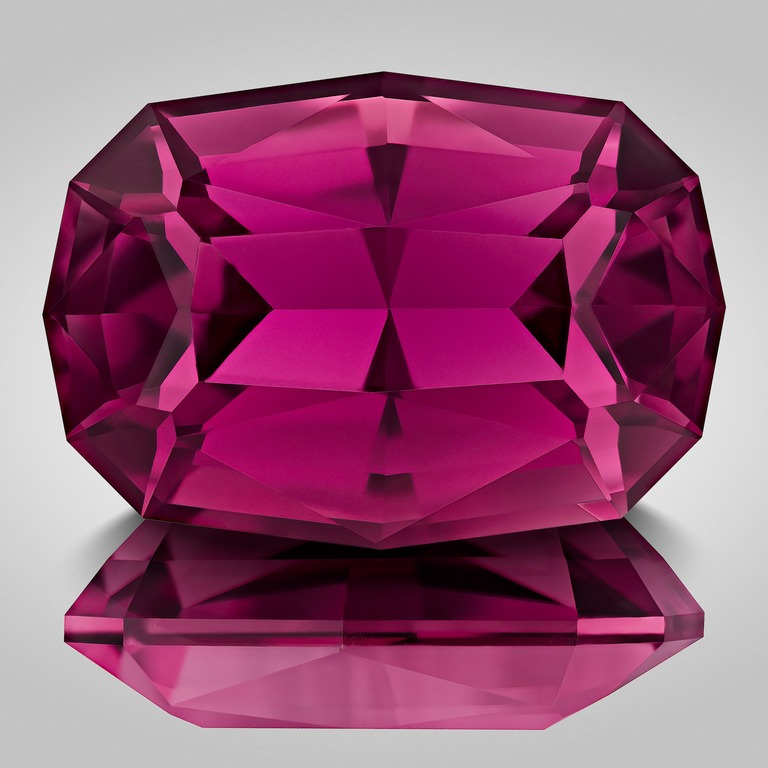 Tourmaline Purple – Gem photography by Arjuna Irsutti – Bangkok Professional gem photography of a purple tourmaline by Arjuna Irsutti
