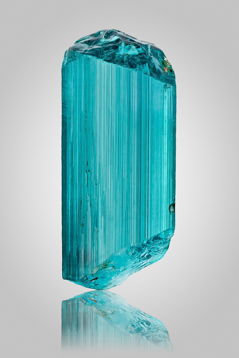 Tourmaline indicolite specimen – Gem photography by Arjuna Irsutti – Bangkok Professional gem photography of tourmaline indicolite specimen by Arjuna Irsutti