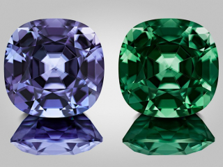 Professional gem photography of a color change zircon by Arjuna Irsutti