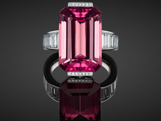Ring pink spinel - Jewelry photography by Arjuna Irsutti Bangkok Professional photography of a ring with pink spinel by Arjuna Irsutti