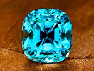 Professional gem photography of a blue zircon by Arjuna Irsutti